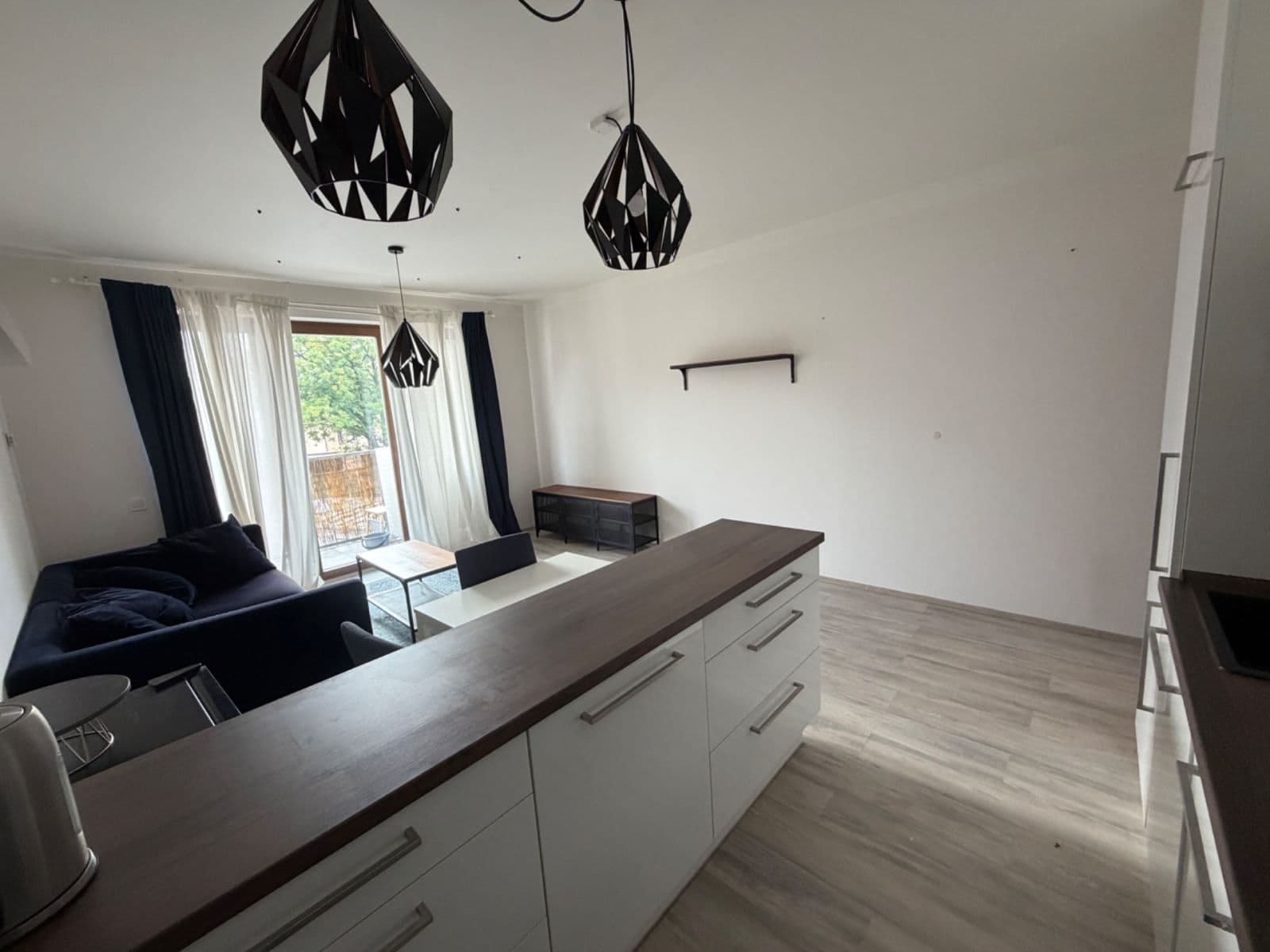 Prenájom bytu 2-izbový 58 m², Mojmírova, Praha, Praha Prenájom bytu 2-izbový 58 m², Mojmírova, Praha, Praha
