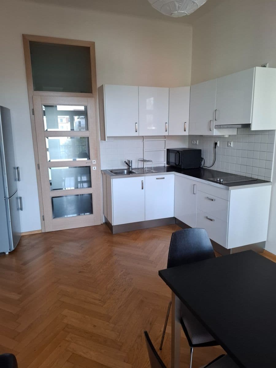 Prenájom bytu 2-izbový 45 m², U Kanálky, Praha, Praha Prenájom bytu 2-izbový 45 m², U Kanálky, Praha, Praha