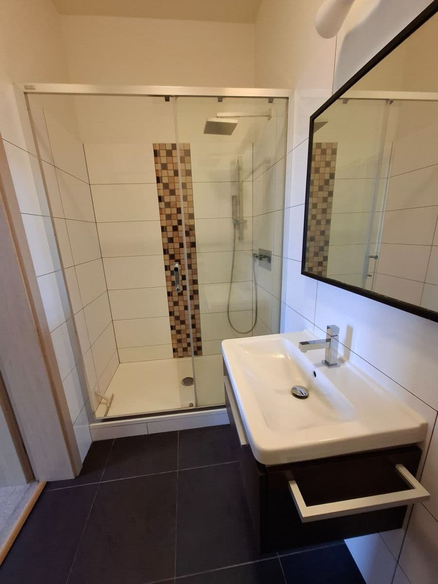 Prenájom bytu 2-izbový 45 m², U Kanálky, Praha, Praha Prenájom bytu 2-izbový 45 m², U Kanálky, Praha, Praha