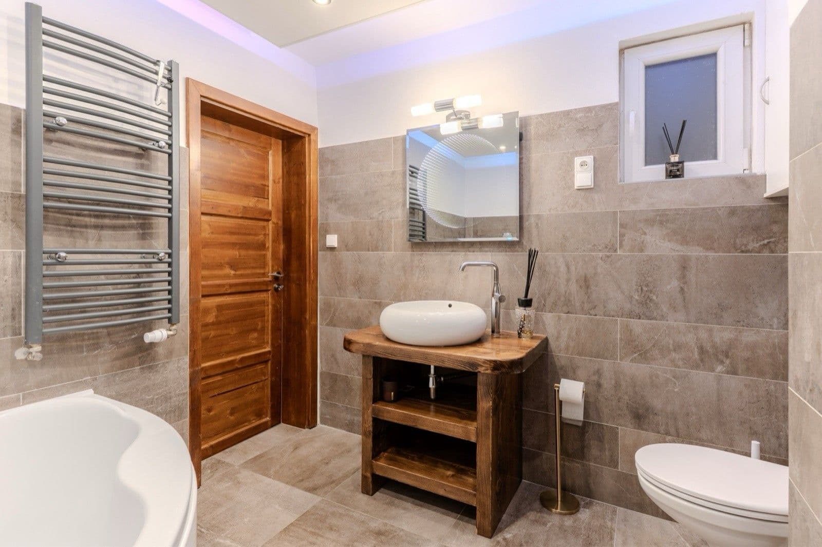Predaj bytu 3-izbový 74 m², Svornosti, Praha, Praha Predaj bytu 3-izbový 74 m², Svornosti, Praha, Praha