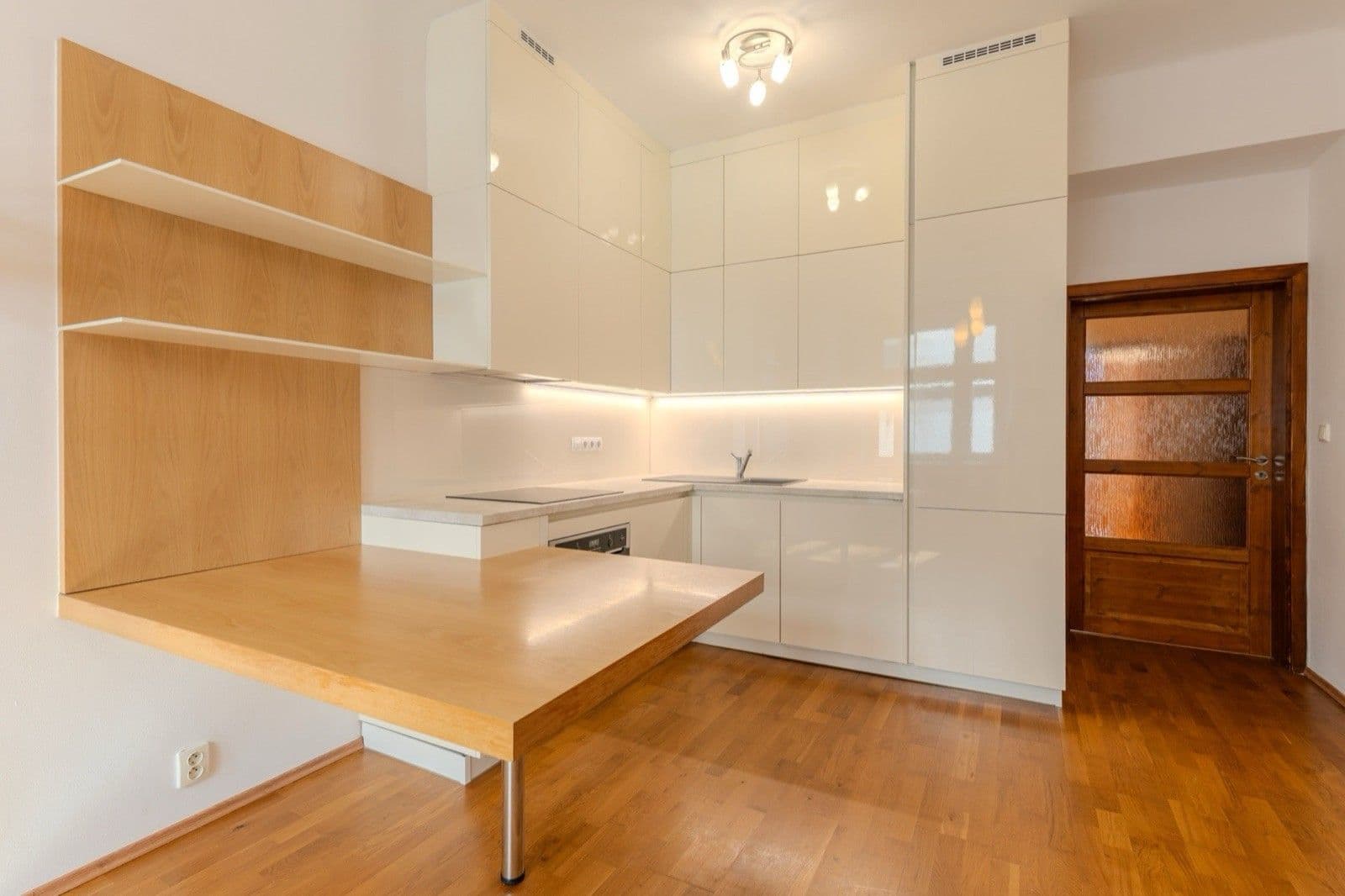 Predaj bytu 3-izbový 74 m², Svornosti, Praha, Praha Predaj bytu 3-izbový 74 m², Svornosti, Praha, Praha
