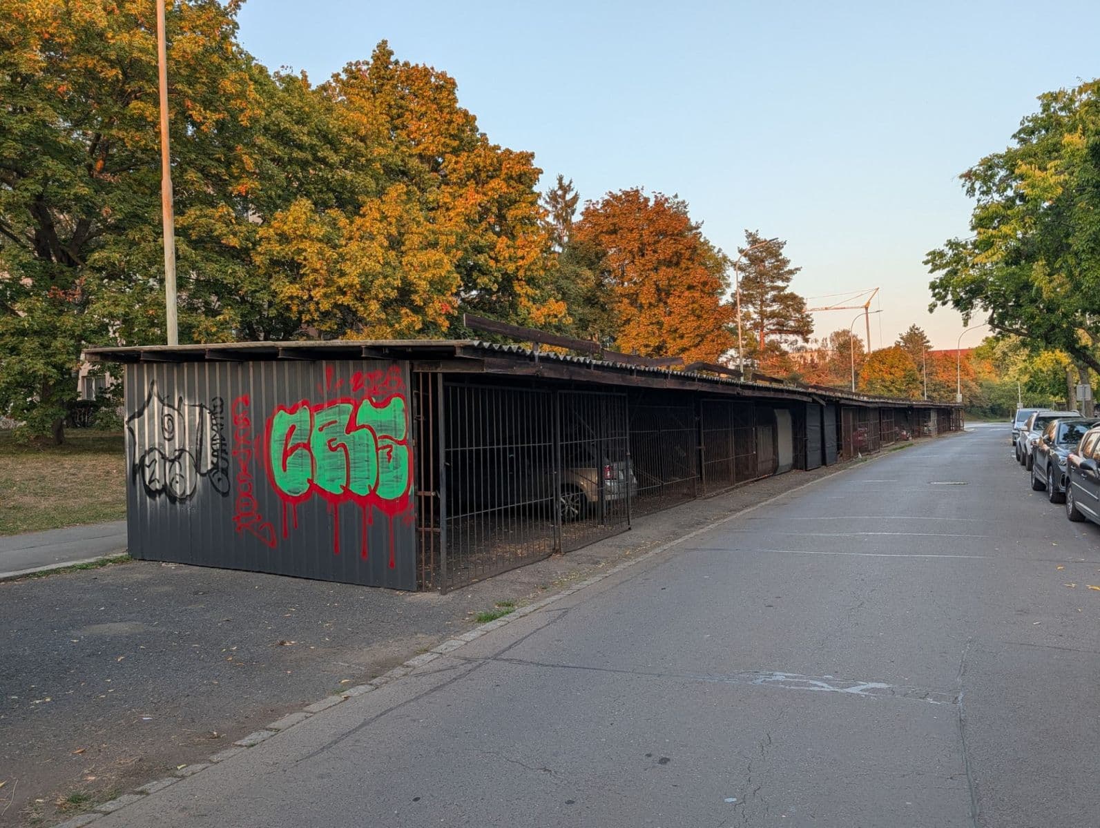 Predaj garáže 11 m², V rovinách, Praha, Praha Predaj garáže 11 m², V rovinách, Praha, Praha