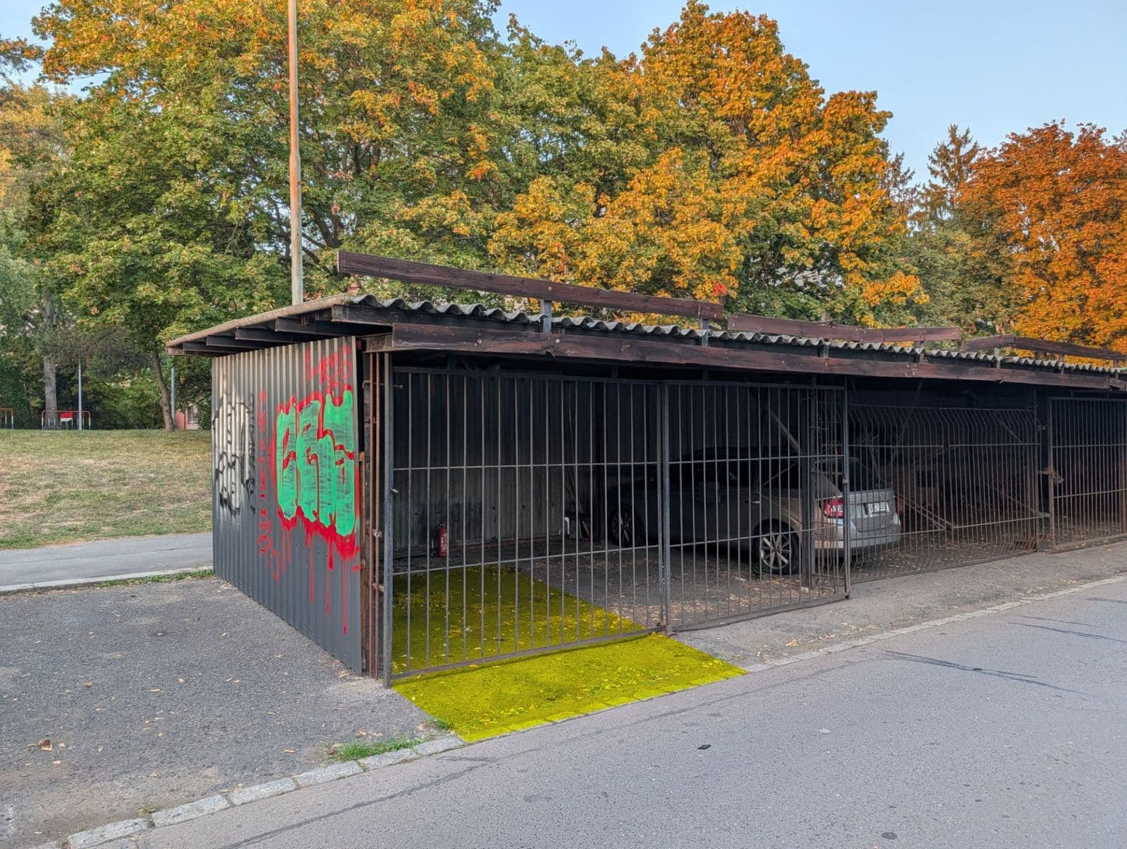 Predaj garáže 11 m², V rovinách, Praha, Praha Predaj garáže 11 m², V rovinách, Praha, Praha