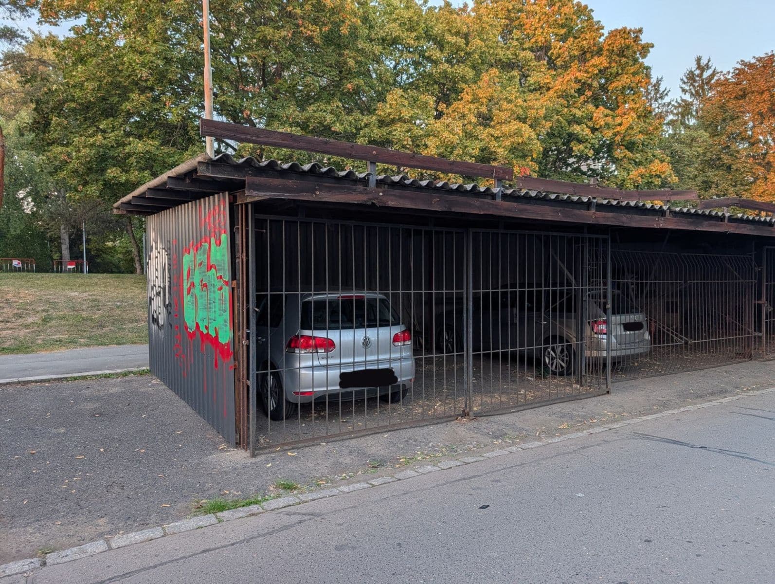 Predaj garáže 11 m², V rovinách, Praha, Praha Predaj garáže 11 m², V rovinách, Praha, Praha