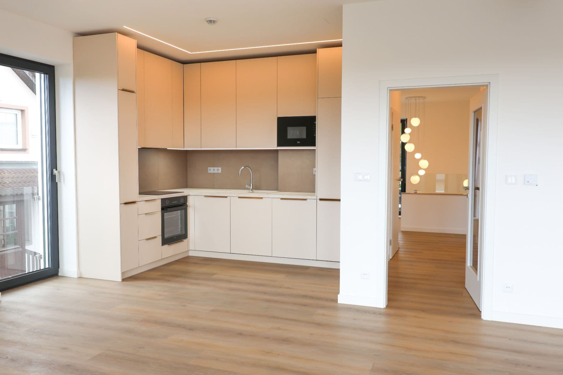 Prenájom bytu 3-izbový 110 m², Na Vrchu, Praha, Praha Prenájom bytu 3-izbový 110 m², Na Vrchu, Praha, Praha