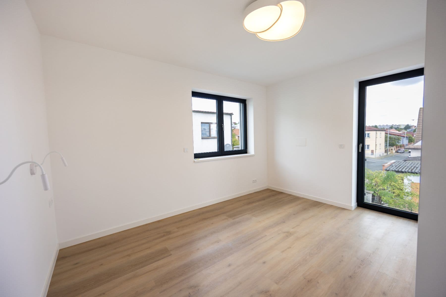 Prenájom bytu 3-izbový 110 m², Na Vrchu, Praha, Praha Prenájom bytu 3-izbový 110 m², Na Vrchu, Praha, Praha