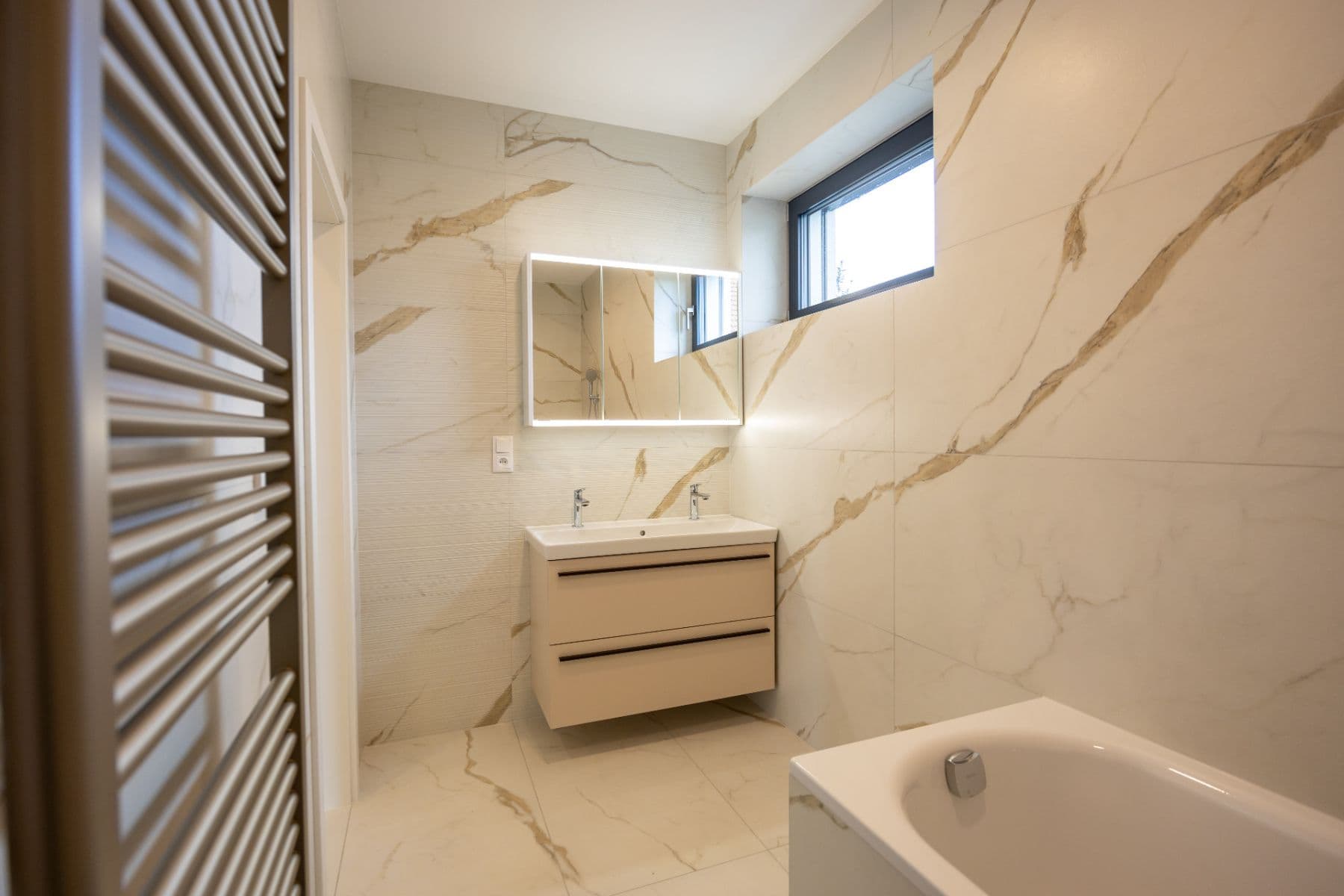 Prenájom bytu 3-izbový 110 m², Na Vrchu, Praha, Praha Prenájom bytu 3-izbový 110 m², Na Vrchu, Praha, Praha