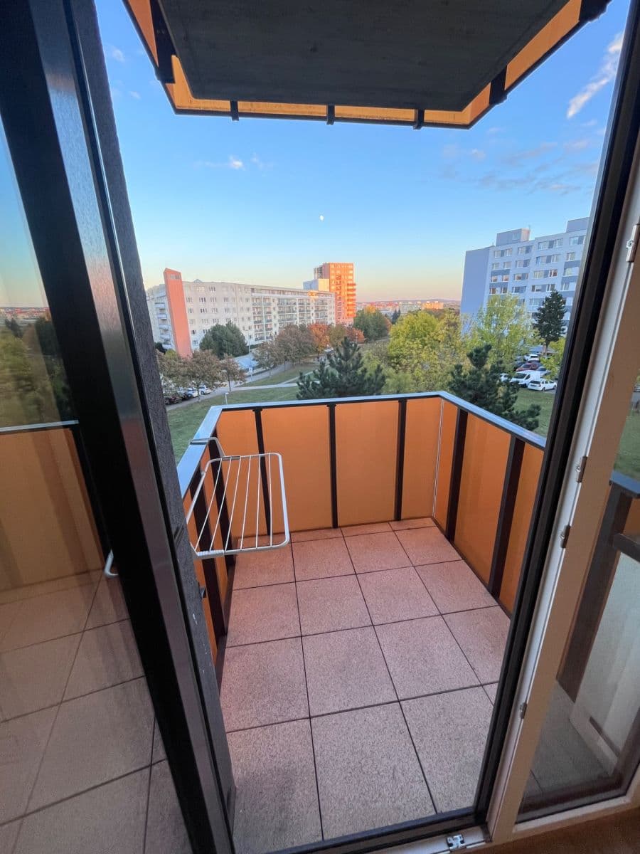 Prenájom bytu 1-izbový 32 m², Bolevecká, Praha, Praha Prenájom bytu 1-izbový 32 m², Bolevecká, Praha, Praha