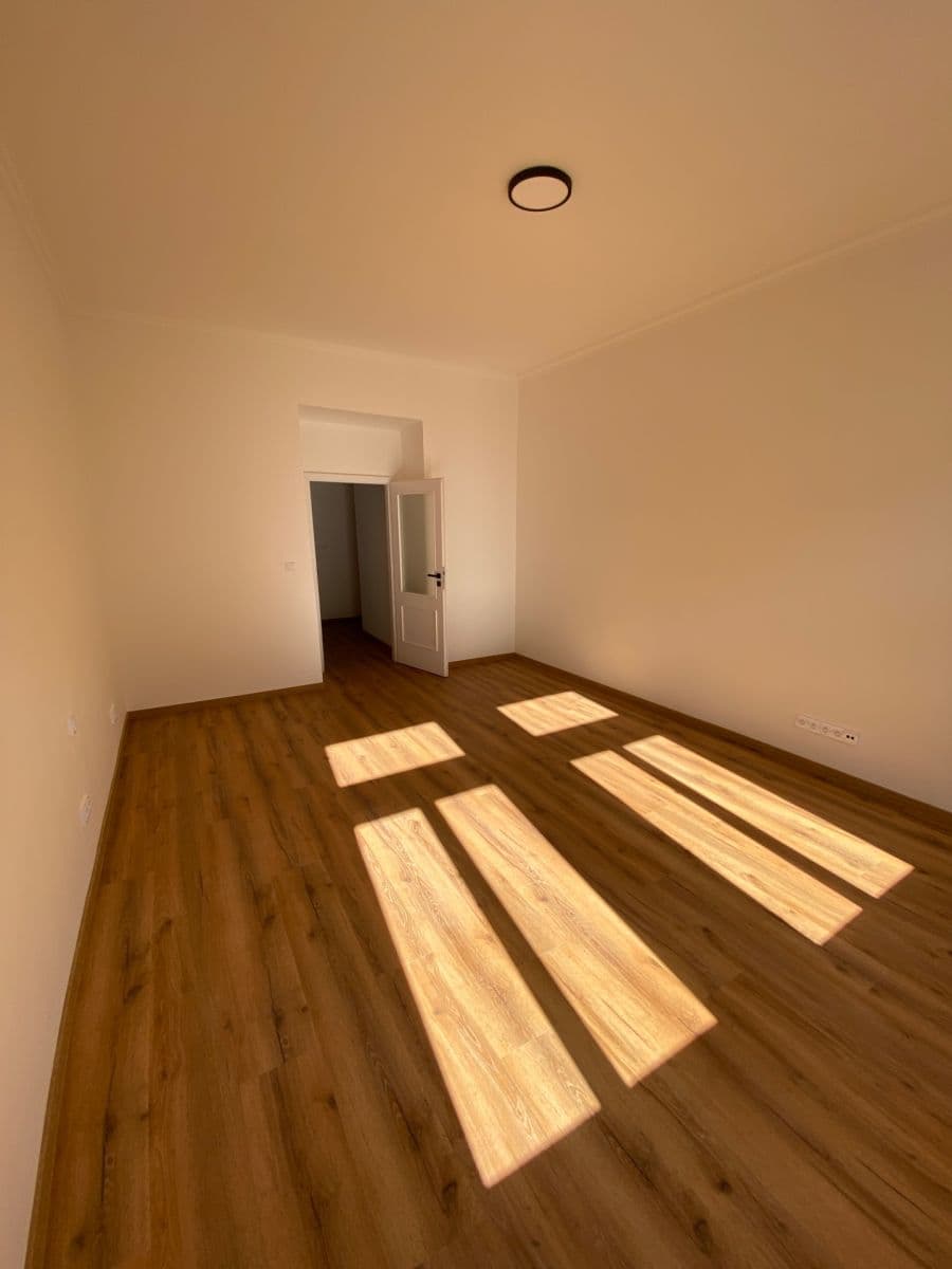 Prenájom bytu 1-izbový 39 m², Perunova, Praha, Praha Prenájom bytu 1-izbový 39 m², Perunova, Praha, Praha