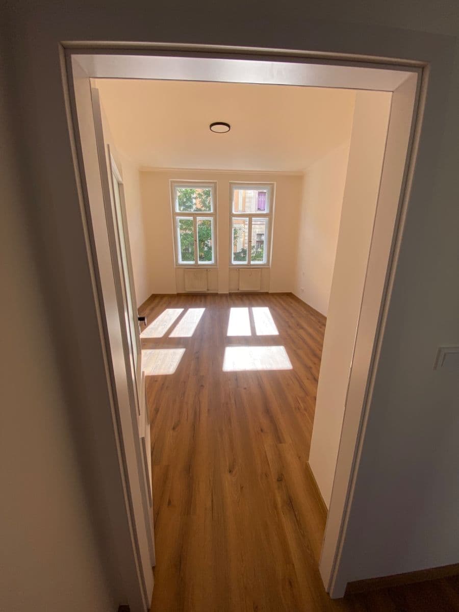 Prenájom bytu 1-izbový 39 m², Perunova, Praha, Praha Prenájom bytu 1-izbový 39 m², Perunova, Praha, Praha