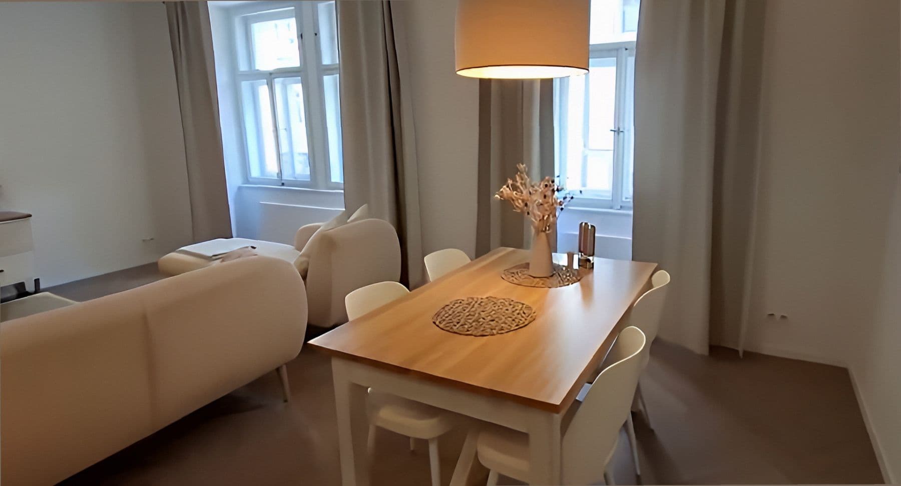 Prenájom bytu 2-izbový 84 m², Valentinská, Praha, Praha Prenájom bytu 2-izbový 84 m², Valentinská, Praha, Praha