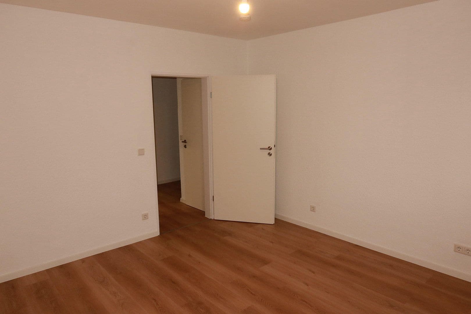 Prenájom bytu 2-izbový 60 m², Essen, Severné Porýnie - Westfálsko Prenájom bytu 2-izbový 60 m², Essen, Severné Porýnie - Westfálsko