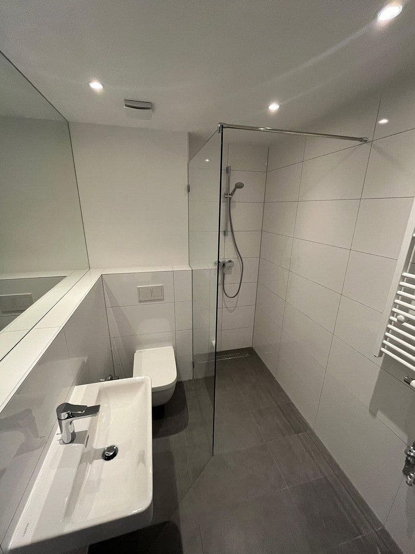 Prenájom bytu 2-izbový 50 m², Jahnstraße 96, Düsseldorf, Severné Porýnie - Westfálsko Prenájom bytu 2-izbový 50 m², Jahnstraße 96, Düsseldorf, Severné Porýnie - Westfálsko