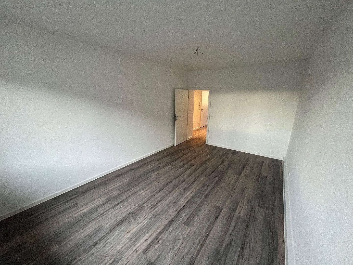 Prenájom bytu 2-izbový 50 m², Jahnstraße 96, Düsseldorf, Severné Porýnie - Westfálsko Prenájom bytu 2-izbový 50 m², Jahnstraße 96, Düsseldorf, Severné Porýnie - Westfálsko