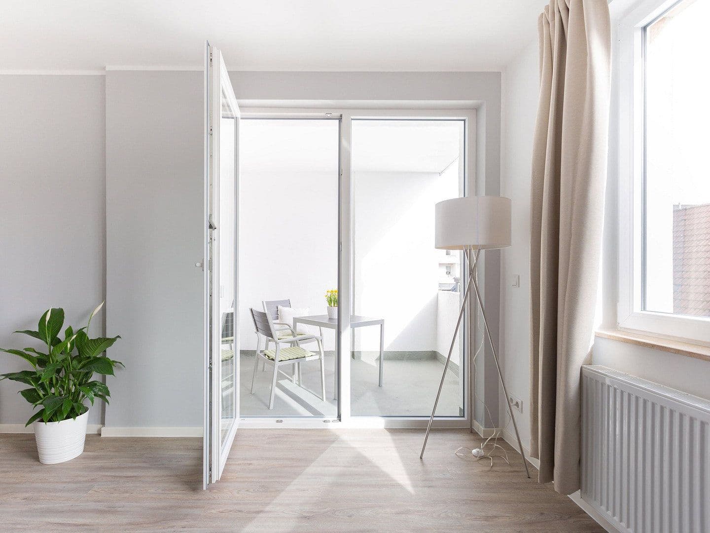 Prenájom bytu 2-izbový 50 m², Jahnstraße 96, Düsseldorf, Severné Porýnie - Westfálsko Prenájom bytu 2-izbový 50 m², Jahnstraße 96, Düsseldorf, Severné Porýnie - Westfálsko