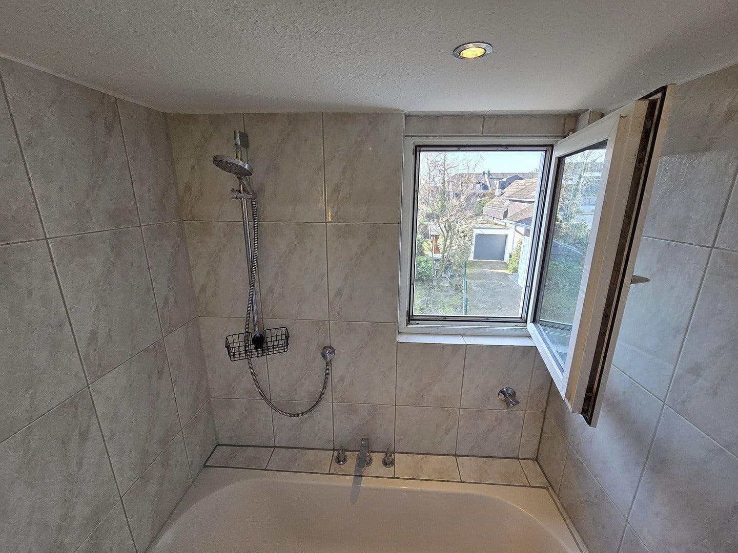 Predaj bytu 3-izbový 94 m², Düsseldorfer Straße 13, Meerbusch, Severné Porýnie - Westfálsko Predaj bytu 3-izbový 94 m², Düsseldorfer Straße 13, Meerbusch, Severné Porýnie - Westfálsko