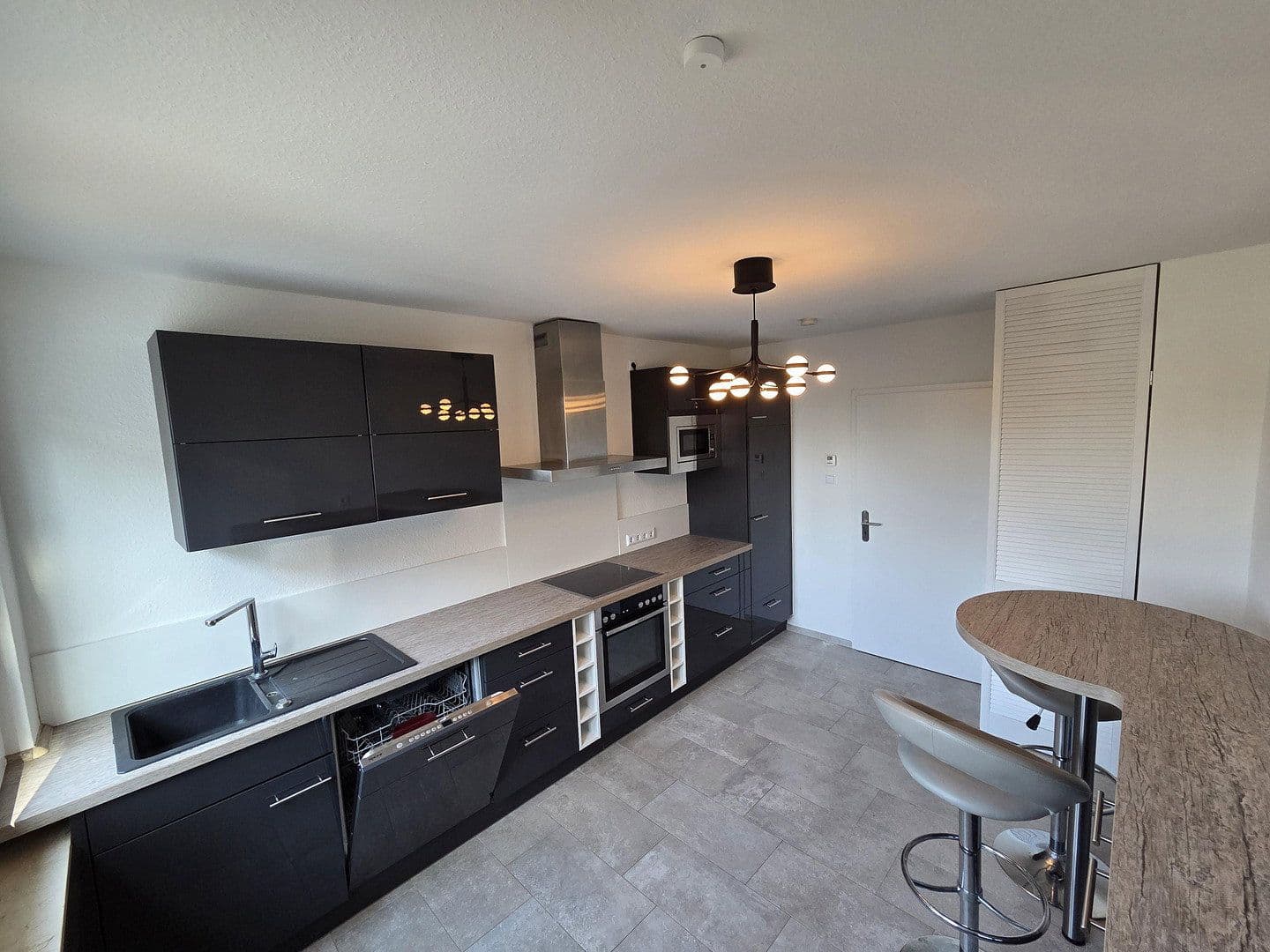 Predaj bytu 3-izbový 94 m², Düsseldorfer Straße 13, Meerbusch, Severné Porýnie - Westfálsko Predaj bytu 3-izbový 94 m², Düsseldorfer Straße 13, Meerbusch, Severné Porýnie - Westfálsko