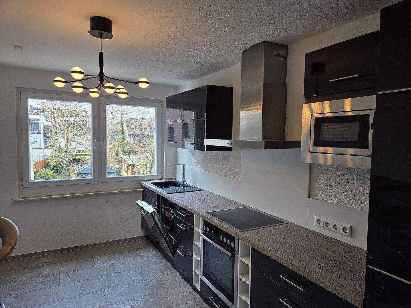 Predaj bytu 3-izbový 94 m², Düsseldorfer Straße 13, Meerbusch, Severné Porýnie - Westfálsko Predaj bytu 3-izbový 94 m², Düsseldorfer Straße 13, Meerbusch, Severné Porýnie - Westfálsko