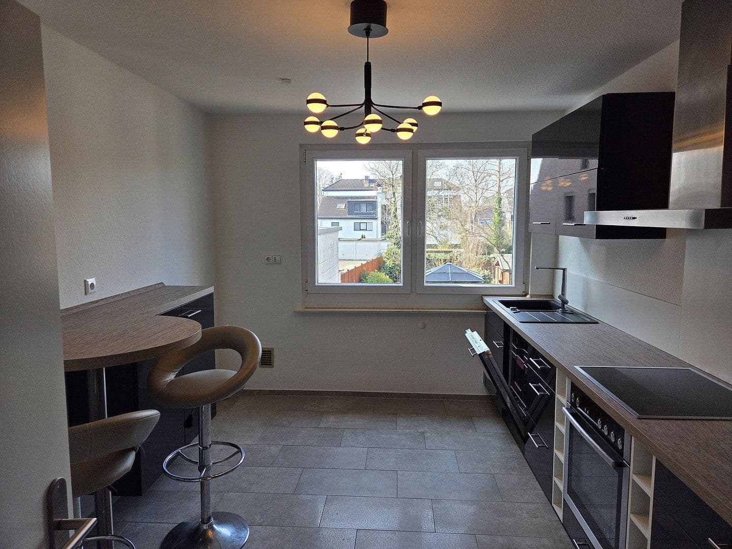 Predaj bytu 3-izbový 94 m², Düsseldorfer Straße 13, Meerbusch, Severné Porýnie - Westfálsko Predaj bytu 3-izbový 94 m², Düsseldorfer Straße 13, Meerbusch, Severné Porýnie - Westfálsko