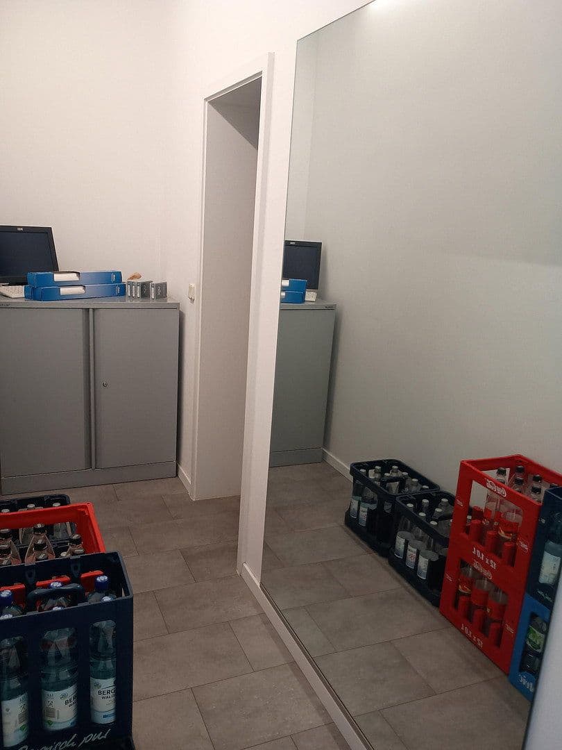 Prenájom kancelárie 106 m², Düsseldorf, Severné Porýnie - Westfálsko Prenájom kancelárie 106 m², Düsseldorf, Severné Porýnie - Westfálsko
