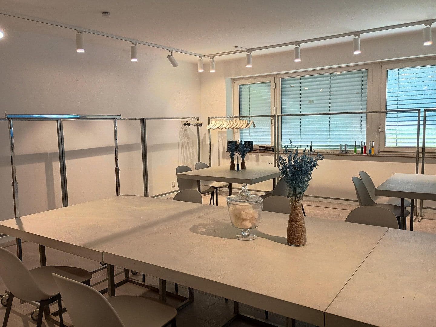 Prenájom kancelárie 106 m², Düsseldorf, Severné Porýnie - Westfálsko Prenájom kancelárie 106 m², Düsseldorf, Severné Porýnie - Westfálsko