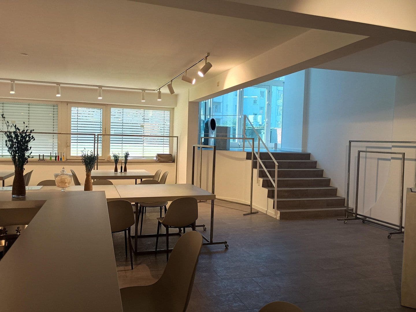 Prenájom kancelárie 106 m², Düsseldorf, Severné Porýnie - Westfálsko Prenájom kancelárie 106 m², Düsseldorf, Severné Porýnie - Westfálsko