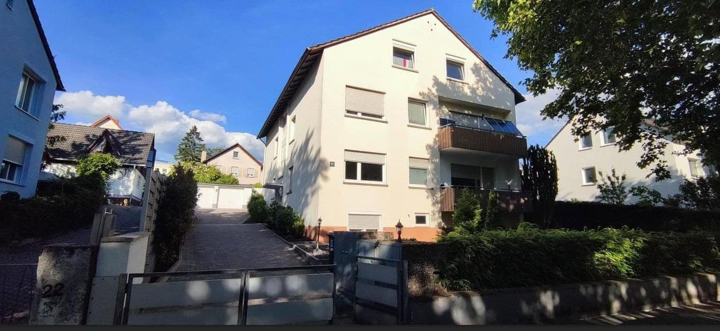 Prenájom bytu 2-izbový 60 m², Friedenstraße 22A, Wiesbaden, Hesensko Prenájom bytu 2-izbový 60 m², Friedenstraße 22A, Wiesbaden, Hesensko