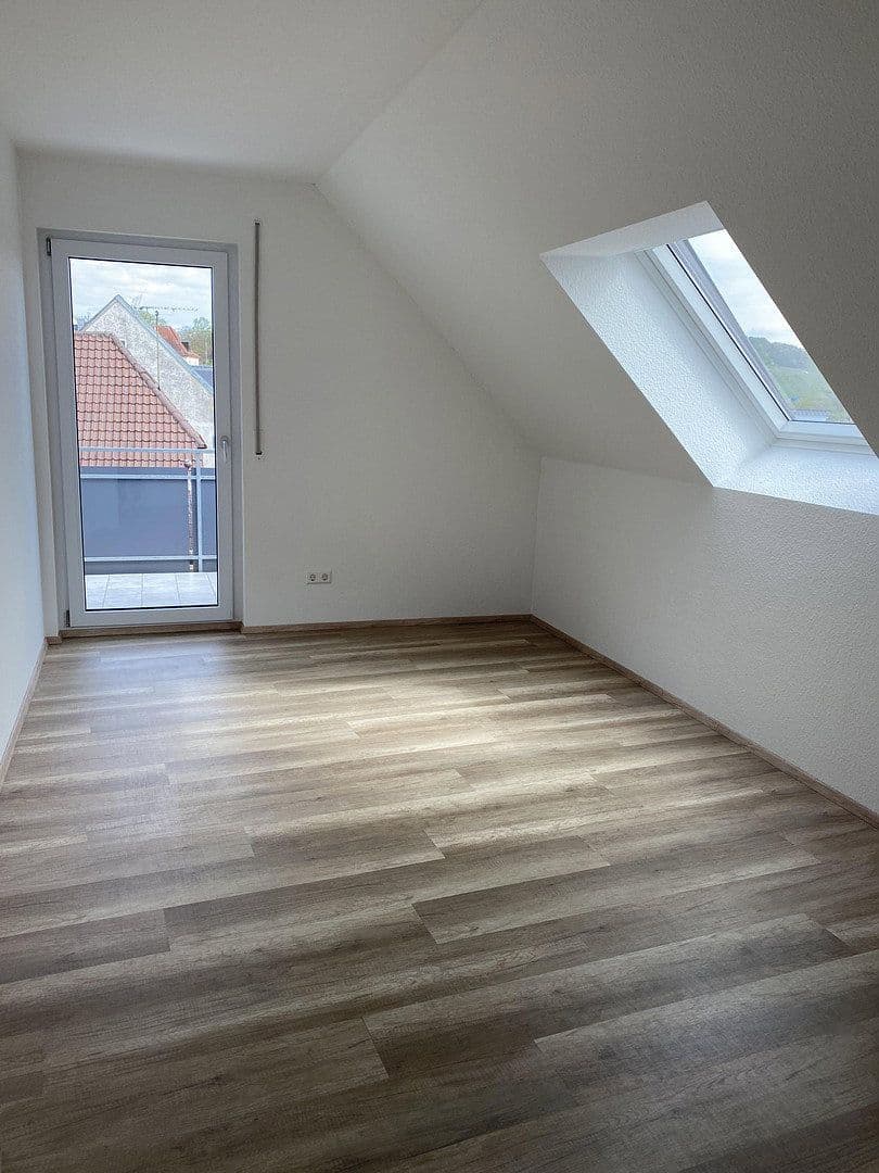 Prenájom bytu 4-izbový 117 m², Hauptstraße 31, Erlenbach, Bádensko-Wurttembersko Prenájom bytu 4-izbový 117 m², Hauptstraße 31, Erlenbach, Bádensko-Wurttembersko