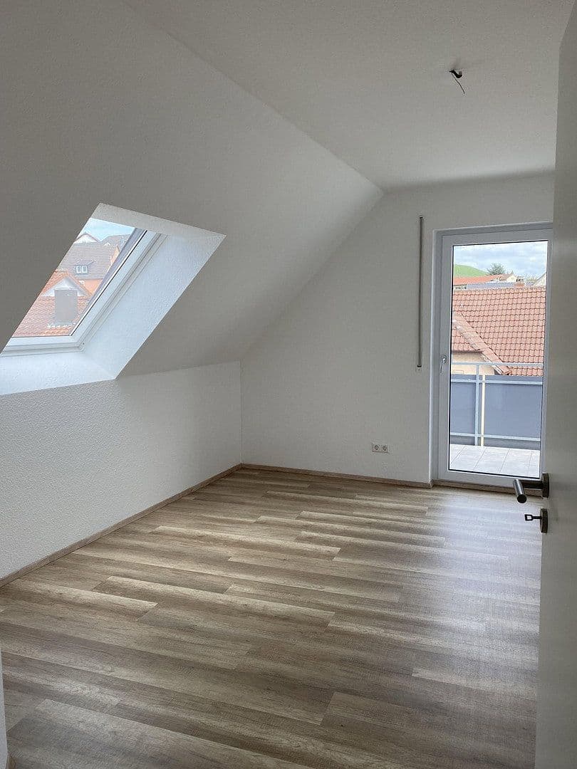 Prenájom bytu 4-izbový 117 m², Hauptstraße 31, Erlenbach, Bádensko-Wurttembersko Prenájom bytu 4-izbový 117 m², Hauptstraße 31, Erlenbach, Bádensko-Wurttembersko
