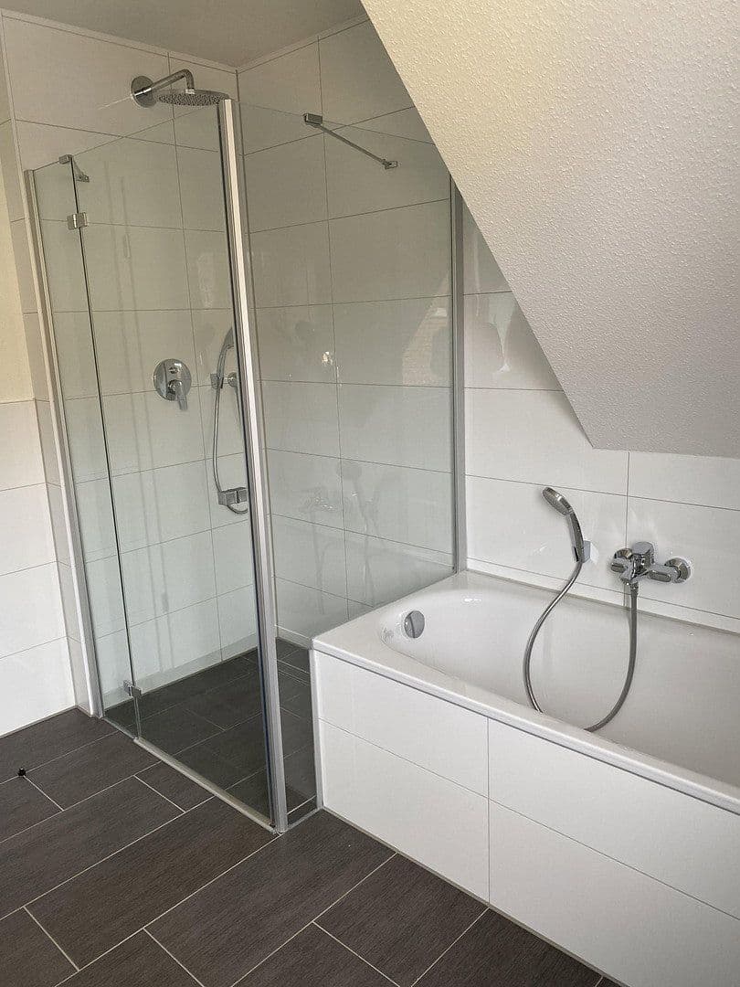 Prenájom bytu 4-izbový 117 m², Hauptstraße 31, Erlenbach, Bádensko-Wurttembersko Prenájom bytu 4-izbový 117 m², Hauptstraße 31, Erlenbach, Bádensko-Wurttembersko