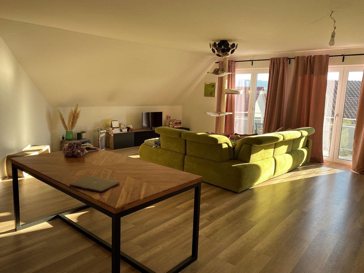 Prenájom bytu 4-izbový 117 m², Hauptstraße 31, Erlenbach, Bádensko-Wurttembersko Prenájom bytu 4-izbový 117 m², Hauptstraße 31, Erlenbach, Bádensko-Wurttembersko