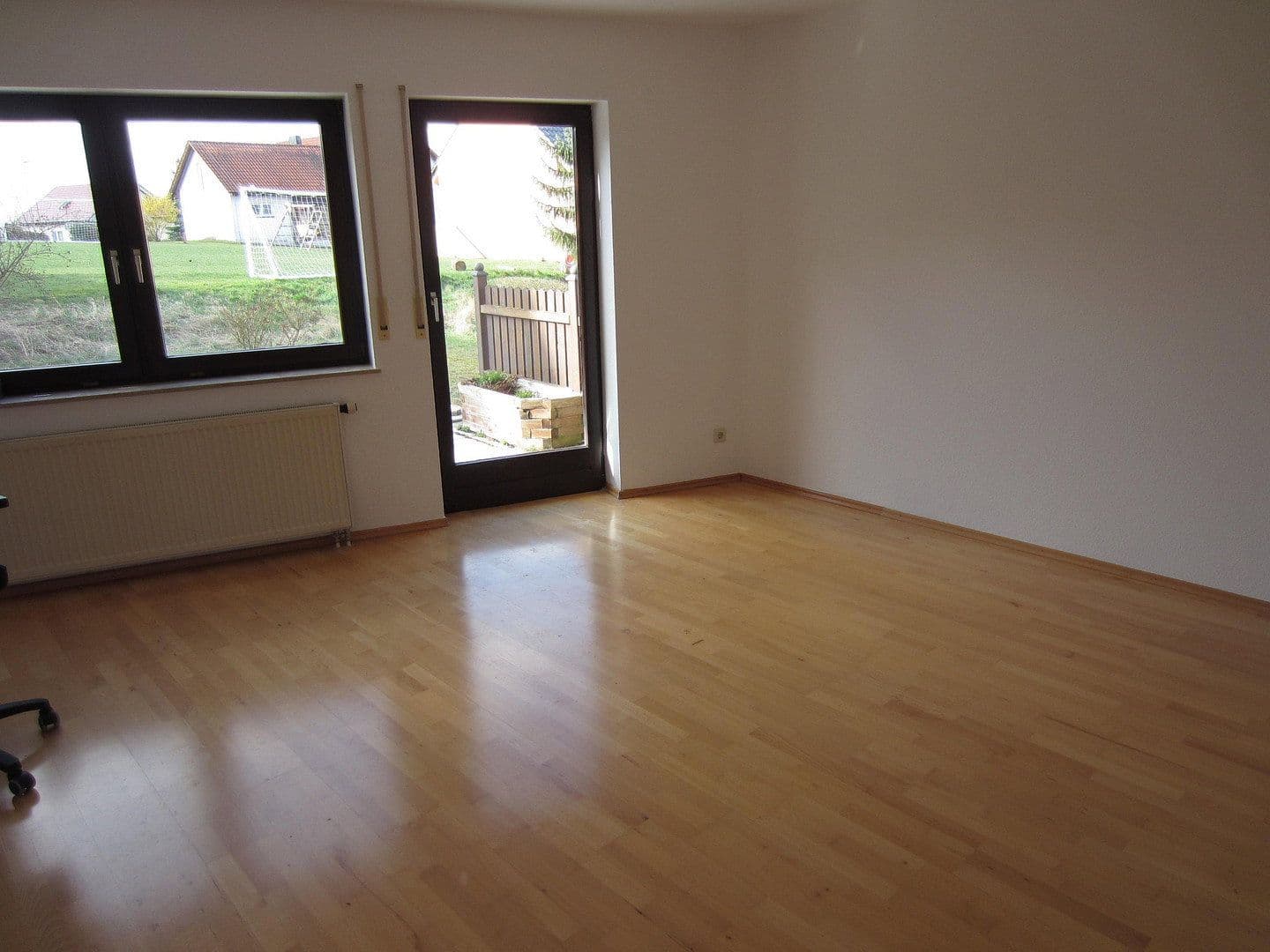 Predaj domu 543 m², pozemok 845 m², am Sportplatz 12, Gaukönigshofen, Bavorsko Predaj domu 543 m², pozemok 845 m², am Sportplatz 12, Gaukönigshofen, Bavorsko