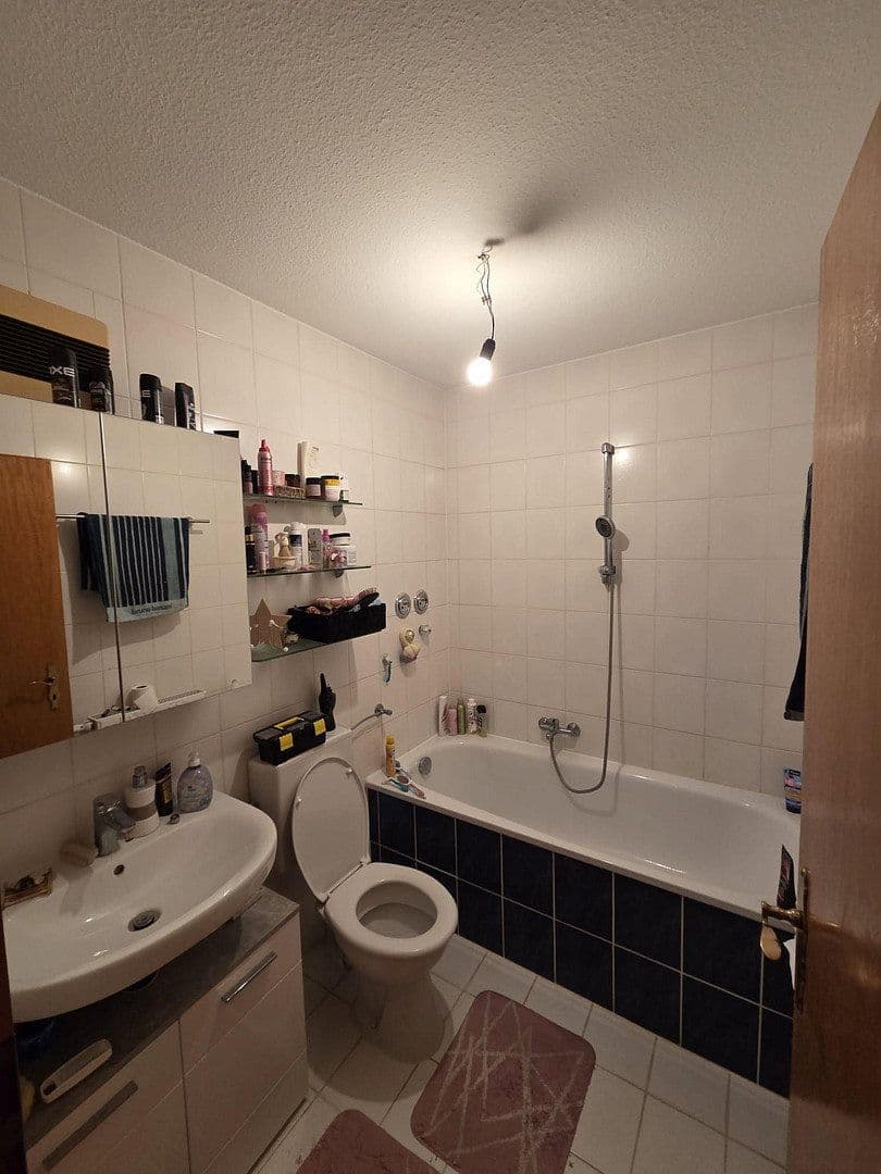 Predaj domu 543 m², pozemok 845 m², am Sportplatz 12, Gaukönigshofen, Bavorsko Predaj domu 543 m², pozemok 845 m², am Sportplatz 12, Gaukönigshofen, Bavorsko