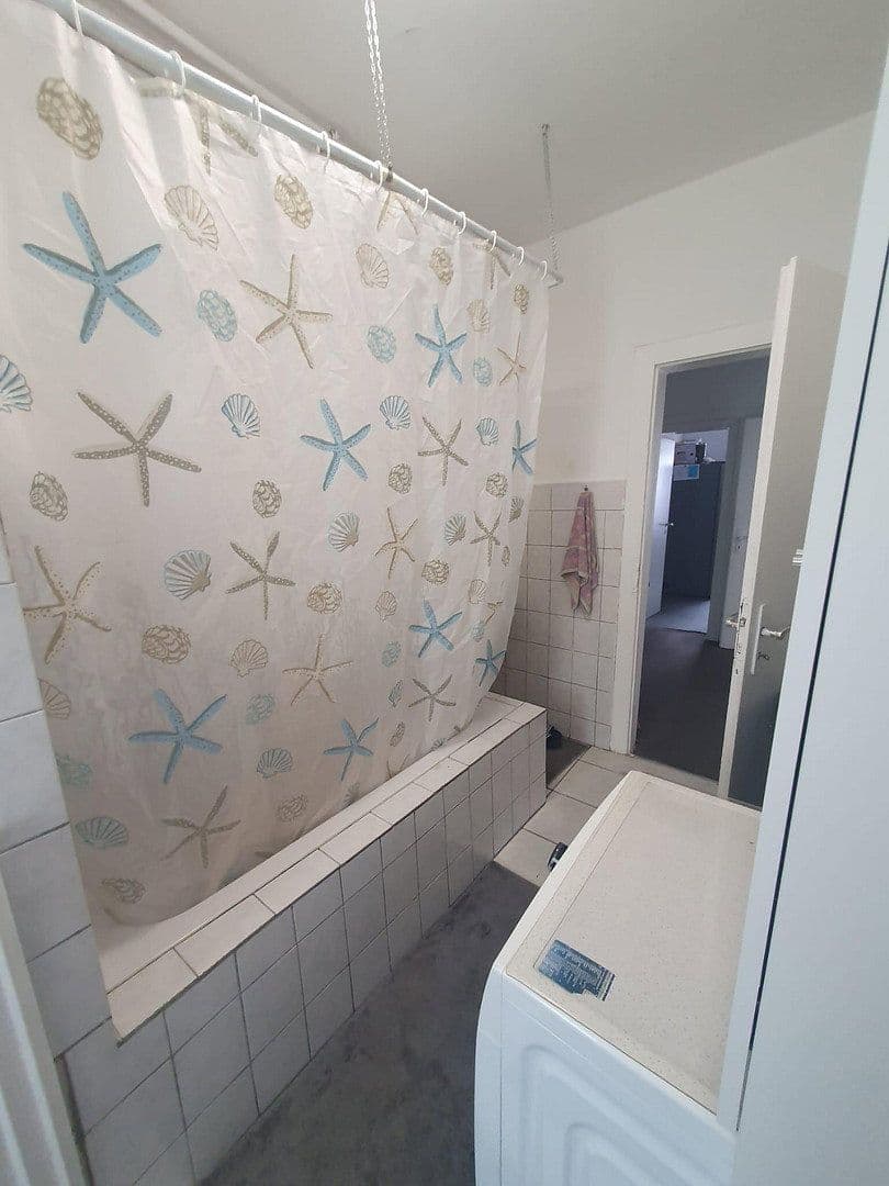 Prenájom bytu 4-izbový 90 m², Bohmter Straße 54, Osnabrück, Dolné Sasko Prenájom bytu 4-izbový 90 m², Bohmter Straße 54, Osnabrück, Dolné Sasko
