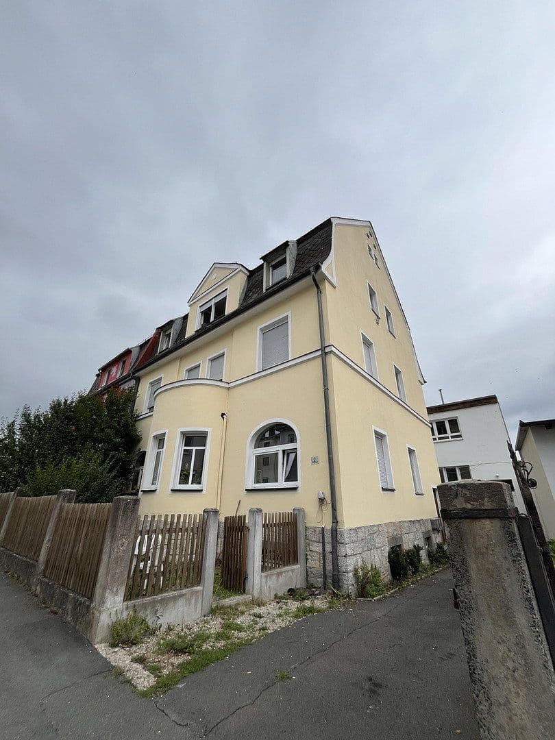 Predaj domu 246 m², pozemok 209 m², Bismarckstraße 2, Marktredwitz, Bavorsko Predaj domu 246 m², pozemok 209 m², Bismarckstraße 2, Marktredwitz, Bavorsko