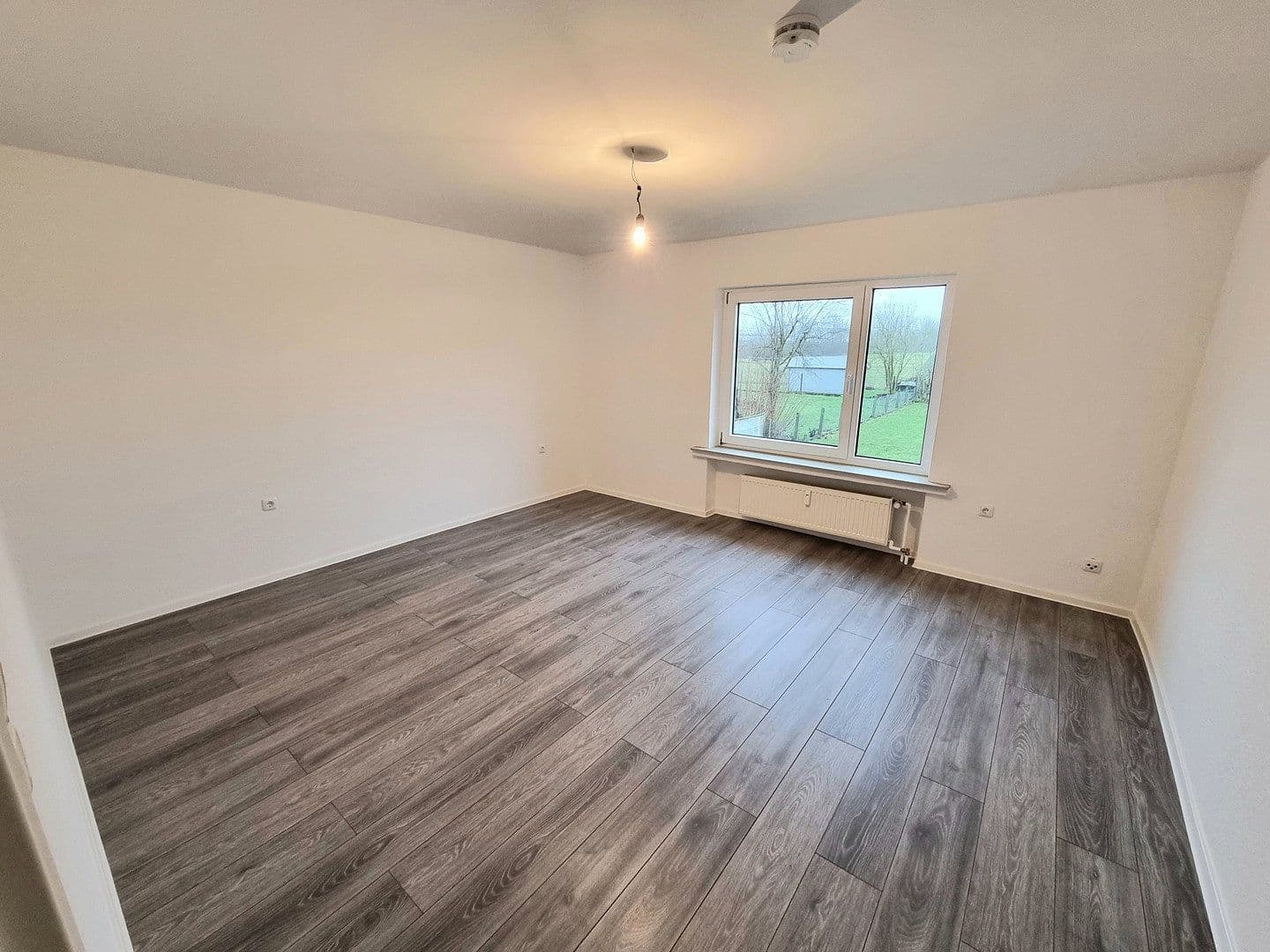 Prenájom bytu 3-izbový 95 m², Hohenhameln, Dolné Sasko Prenájom bytu 3-izbový 95 m², Hohenhameln, Dolné Sasko
