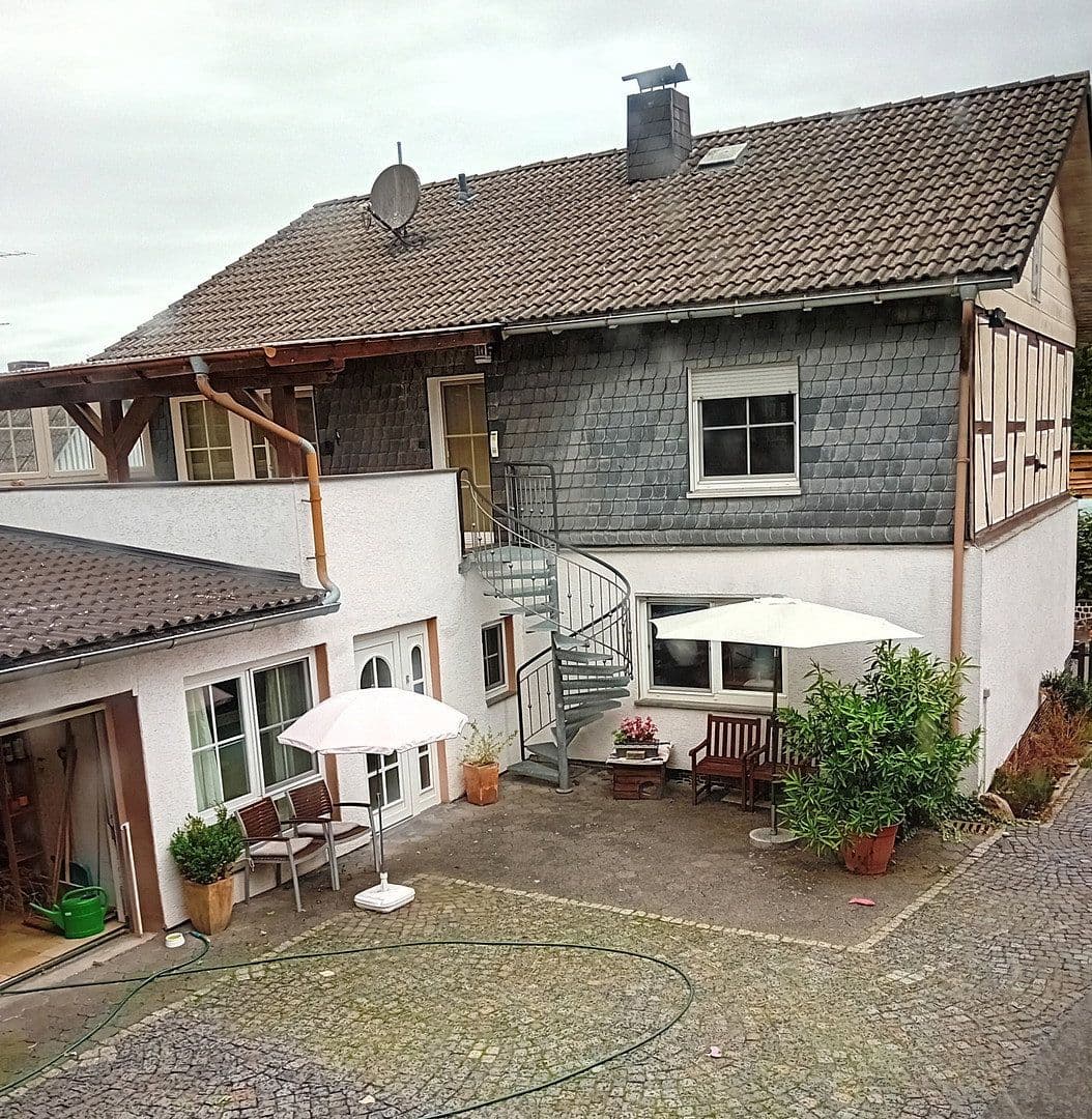 Prenájom domu 150 m², pozemok 150 m², Schwarzer Straße 13, Schwalmtal, Hesensko Prenájom domu 150 m², pozemok 150 m², Schwarzer Straße 13, Schwalmtal, Hesensko