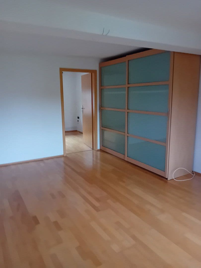 Prenájom domu 150 m², pozemok 150 m², Schwarzer Straße 13, Schwalmtal, Hesensko Prenájom domu 150 m², pozemok 150 m², Schwarzer Straße 13, Schwalmtal, Hesensko