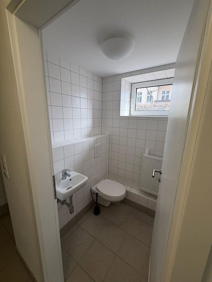 Prenájom nebytového priestoru 104 m², Berlin, Berlín Prenájom nebytového priestoru 104 m², Berlin, Berlín