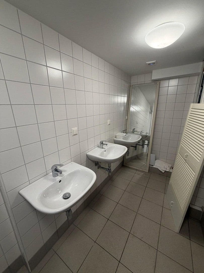 Prenájom nebytového priestoru 104 m², Berlin, Berlín Prenájom nebytového priestoru 104 m², Berlin, Berlín