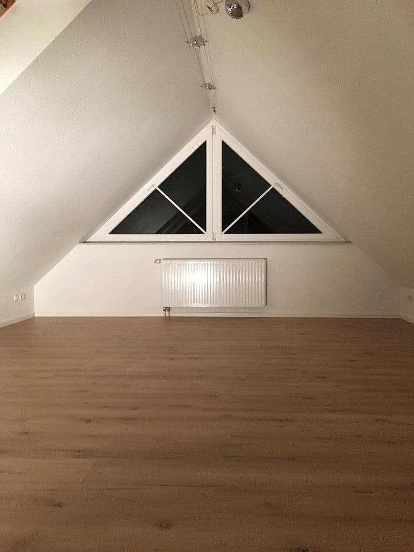 Prenájom bytu 4-izbový 95 m², Dohren, Dolné Sasko Prenájom bytu 4-izbový 95 m², Dohren, Dolné Sasko