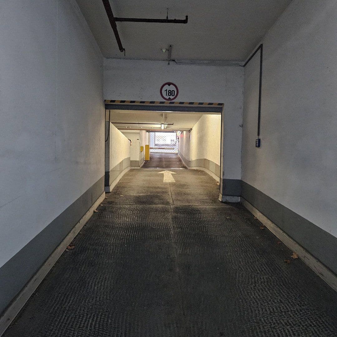 Predaj garáže 10 m², Erich-Weinert-Str 133-143A, Berlin, Berlín Predaj garáže 10 m², Erich-Weinert-Str 133-143A, Berlin, Berlín