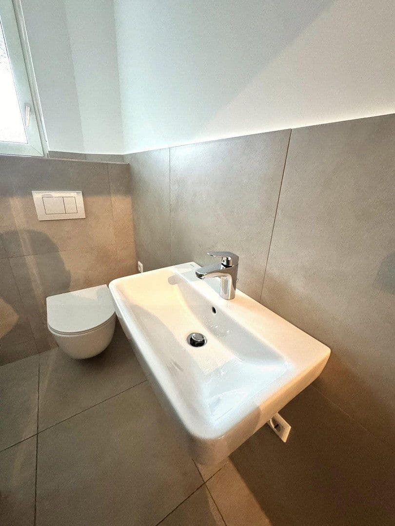 Prenájom bytu 2-izbový 71 m², Karlsruhe, Bádensko-Wurttembersko Prenájom bytu 2-izbový 71 m², Karlsruhe, Bádensko-Wurttembersko