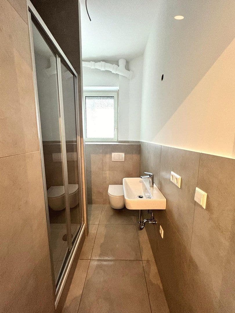 Prenájom bytu 2-izbový 71 m², Karlsruhe, Bádensko-Wurttembersko Prenájom bytu 2-izbový 71 m², Karlsruhe, Bádensko-Wurttembersko