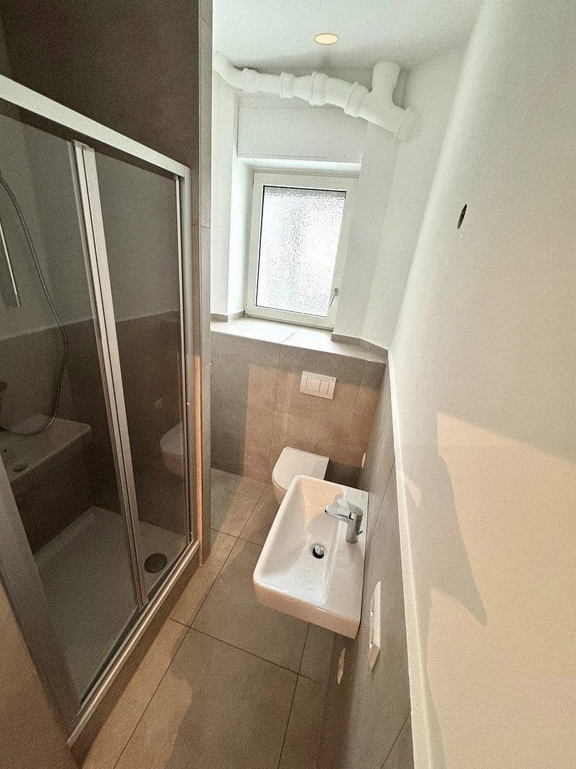 Prenájom bytu 2-izbový 71 m², Karlsruhe, Bádensko-Wurttembersko Prenájom bytu 2-izbový 71 m², Karlsruhe, Bádensko-Wurttembersko