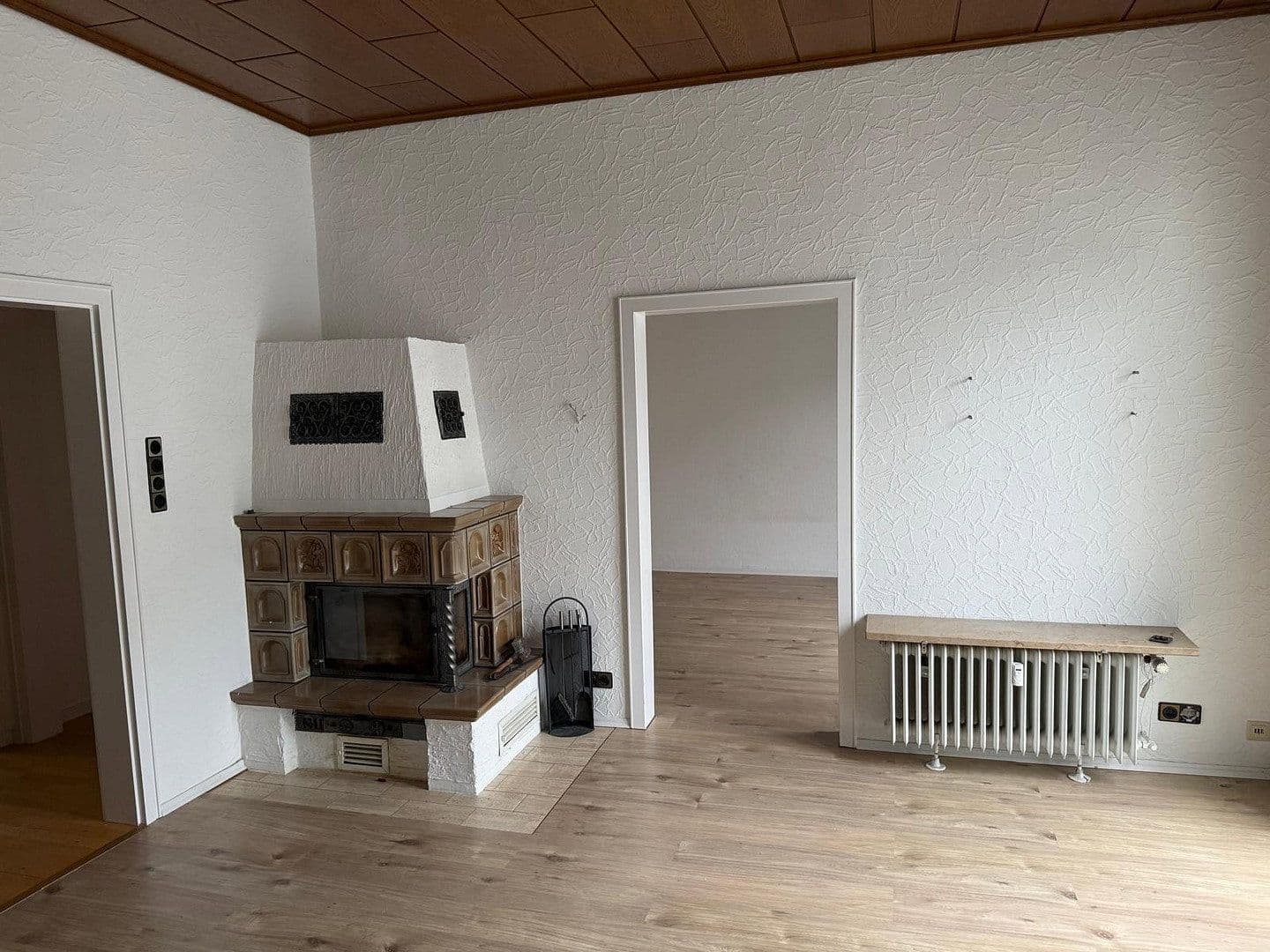 Prenájom bytu 3-izbový 110 m², Dönhoffstr. 31, Solingen, Severné Porýnie - Westfálsko Prenájom bytu 3-izbový 110 m², Dönhoffstr. 31, Solingen, Severné Porýnie - Westfálsko