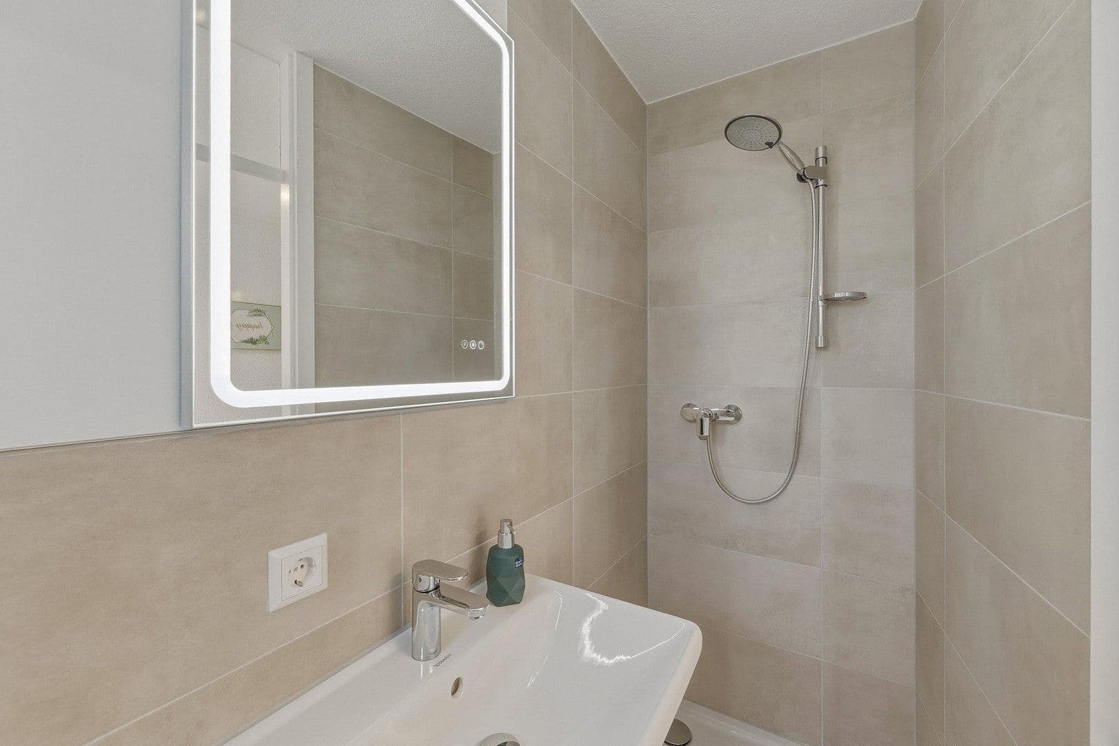 Predaj domu 112 m², pozemok 149 m², Nürtingen, Bádensko-Wurttembersko Predaj domu 112 m², pozemok 149 m², Nürtingen, Bádensko-Wurttembersko