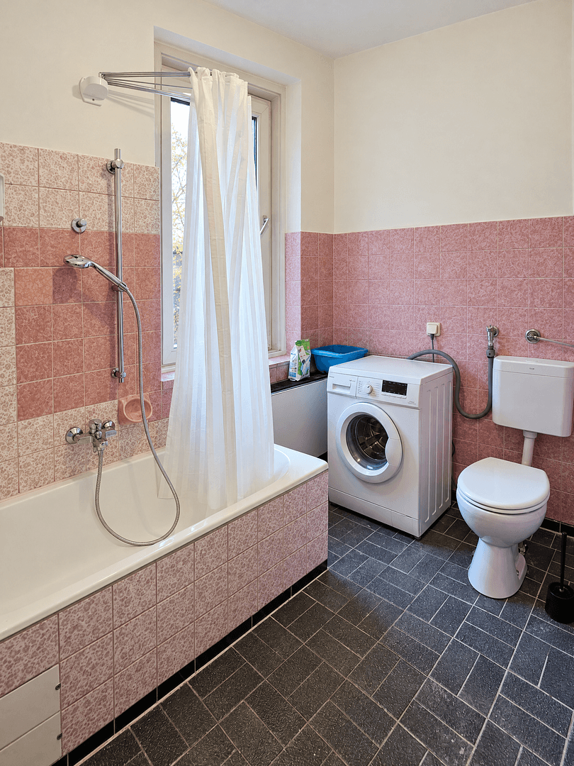 Prenájom bytu 2-izbový 50 m², Löbleinstr. 56, Nürnberg, Bavorsko Prenájom bytu 2-izbový 50 m², Löbleinstr. 56, Nürnberg, Bavorsko