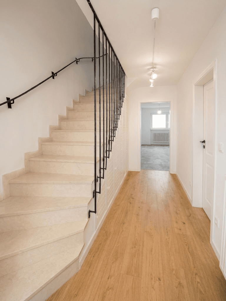 Prenájom domu 130 m², pozemok 374 m², Siegsdorfer Straße, München, Bavorsko Prenájom domu 130 m², pozemok 374 m², Siegsdorfer Straße, München, Bavorsko