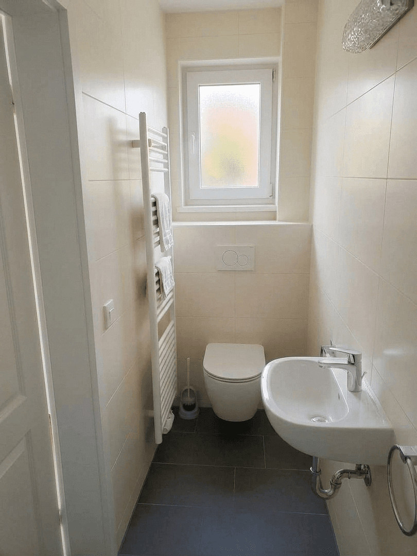 Prenájom domu 130 m², pozemok 374 m², Siegsdorfer Straße, München, Bavorsko Prenájom domu 130 m², pozemok 374 m², Siegsdorfer Straße, München, Bavorsko